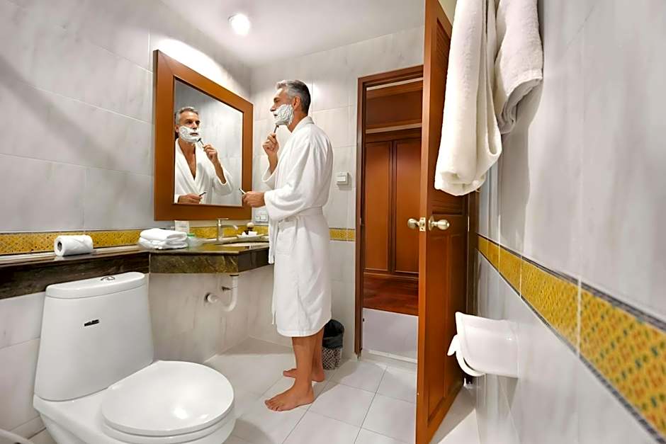 Studio Suite by Royal Ivory Nana