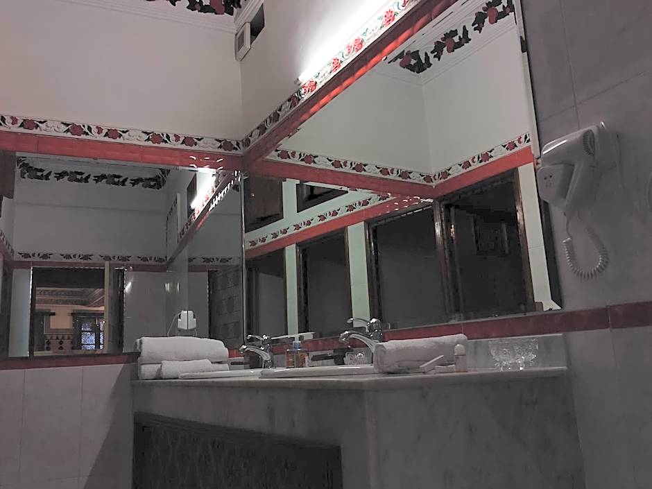 Riad Laraichi Palace Suites