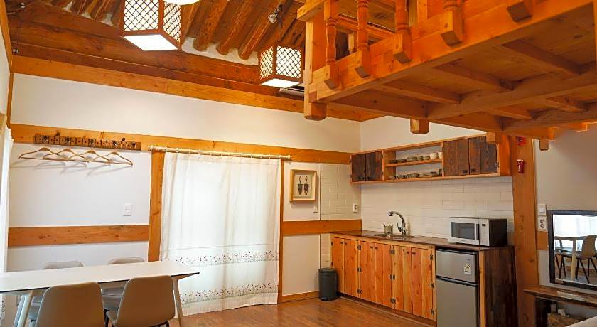 Samlockhon Hanok Guesthouse