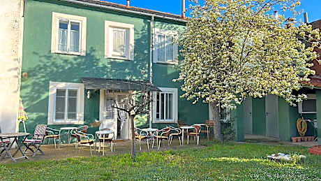 La Casa Verde Albergue - Solo Peregrinos