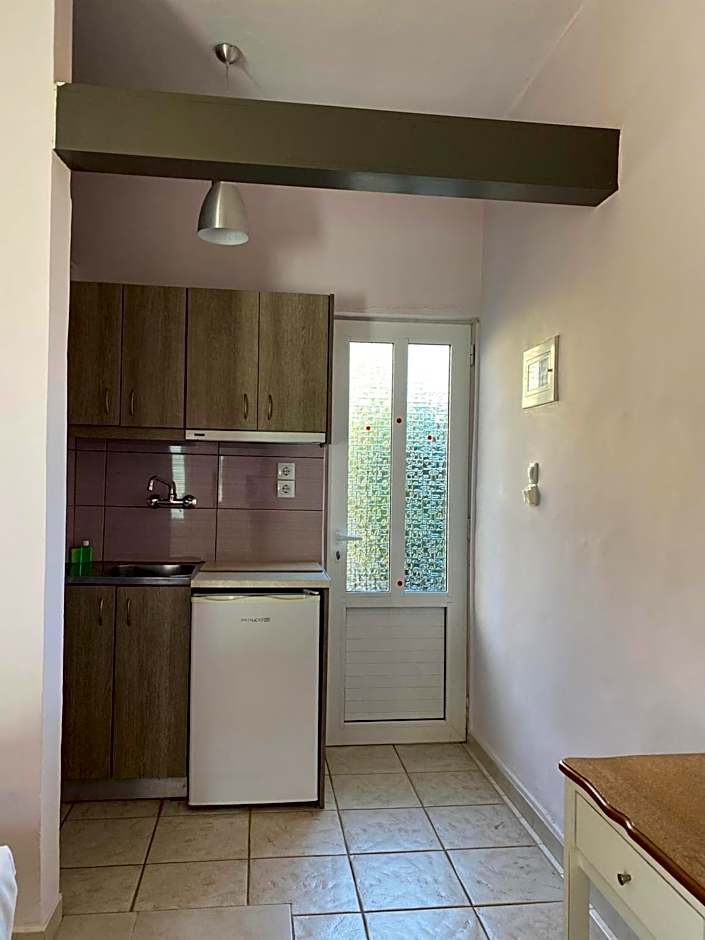 Girogiali beach hotel - Adults only