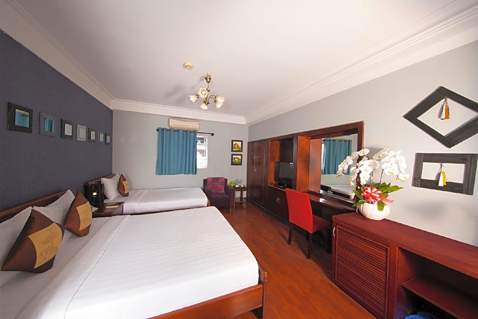 Good Vibes Central Hotel