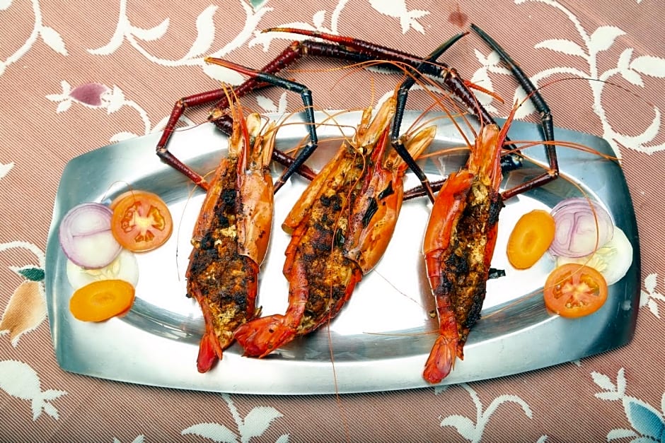 Saro Lake County Hotel