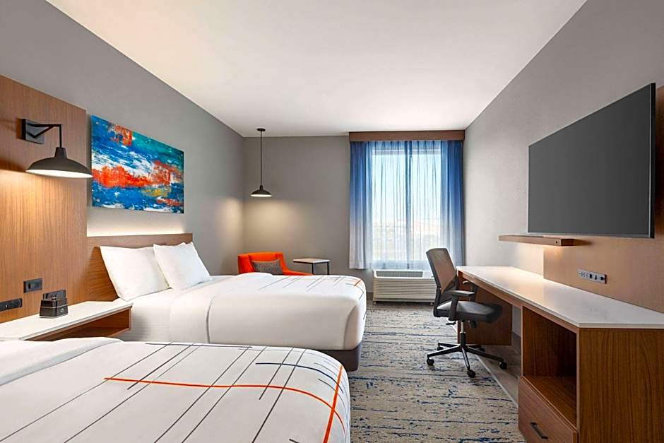 La Quinta Inn & Suites by Wyndham Mount Laurel Moorestown