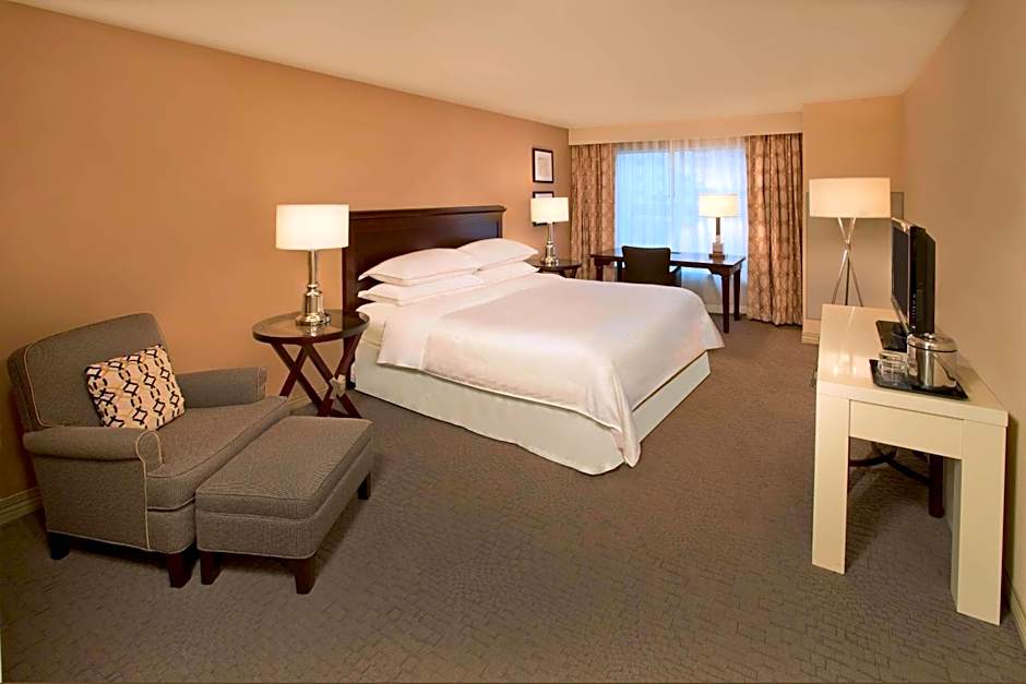 Sheraton Louisville Riverside Hotel