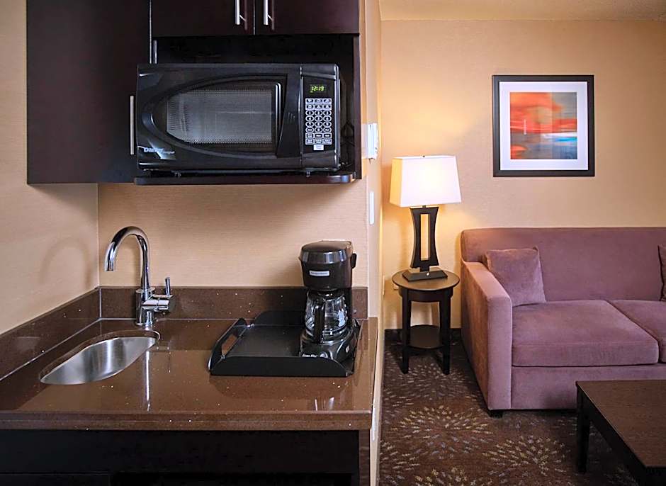 Holiday Inn Express & Suites Timmins by IHG