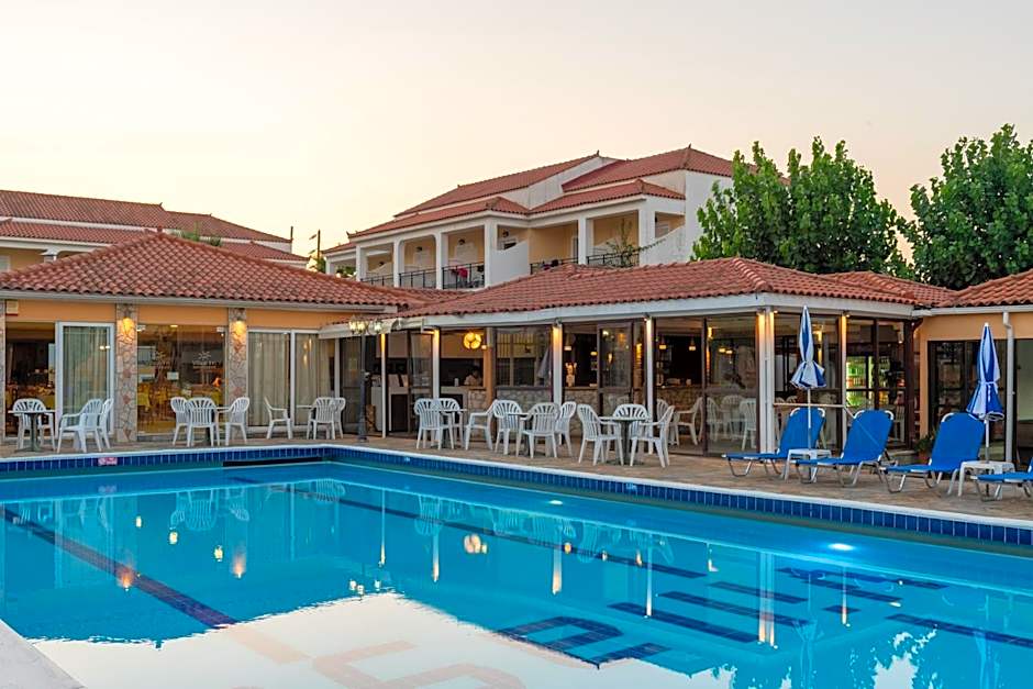 Village Inn Studios & Family Apartments