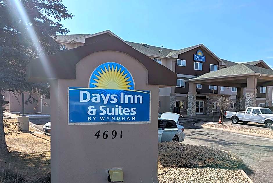 Days Inn & Suites by Wyndham Castle Rock