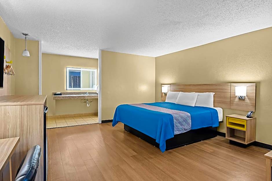 Days Inn by Wyndham Lafayette Near Lafayette Airport