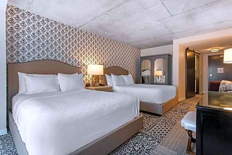 Standard Room, 2 Queen Beds, Mobility Accessible, Tub, Non Smoking
