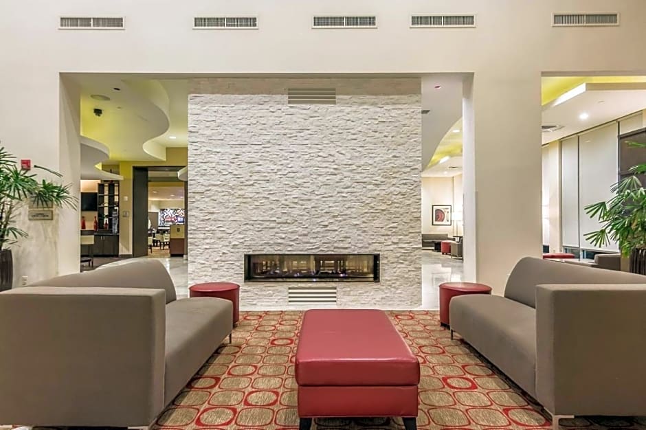 Embassy Suites by Hilton Newark Airport