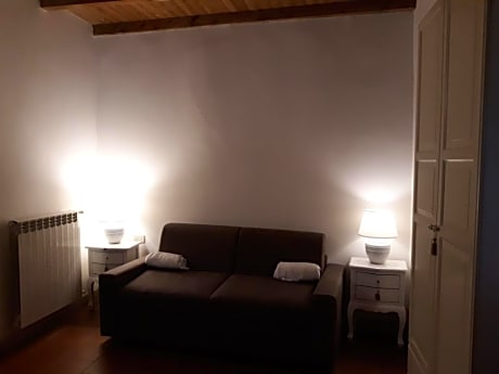 Studio with Internal Bathroom and Balcony 