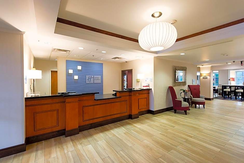 Holiday Inn Express Hotel & Suites Walterboro I-95 By IHG