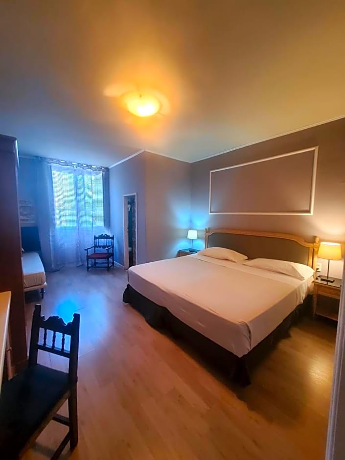 Hotel Fedora