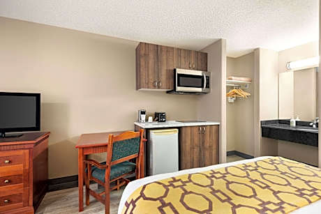 2 Queen Beds Kitchenette Non-Smoking
