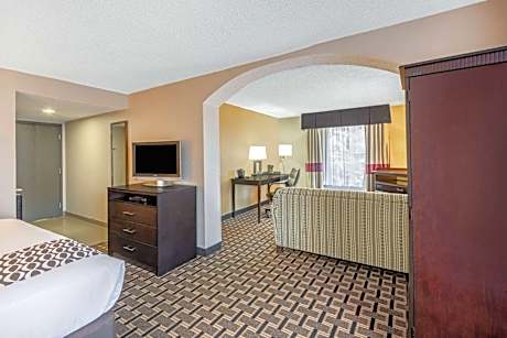 1 King Bed Executive Room