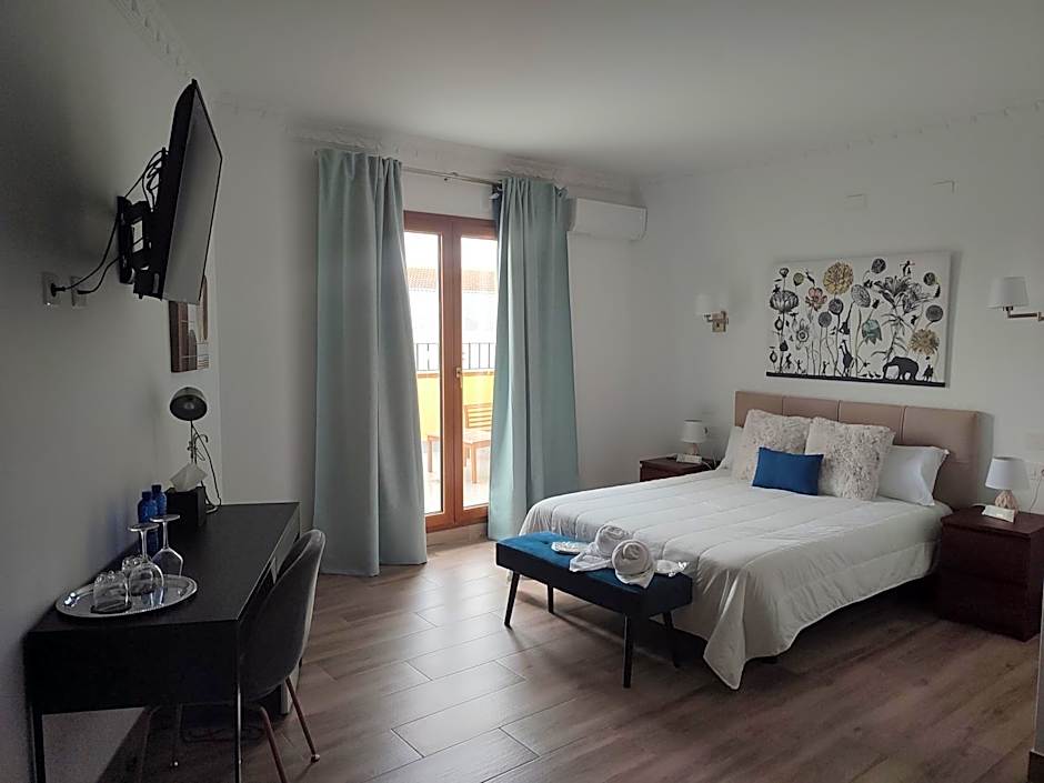 HOTEL LOS CAÑAS