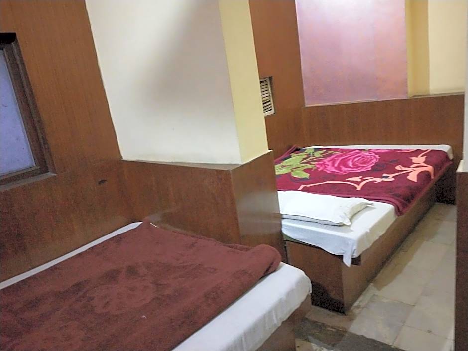 Mahesh Hotel – Delhi, NY