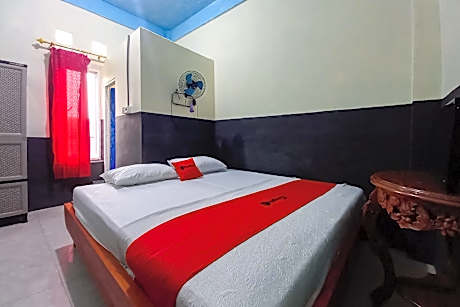 RedDoorz Syariah @ Penginapan Queen Sungai Penuh