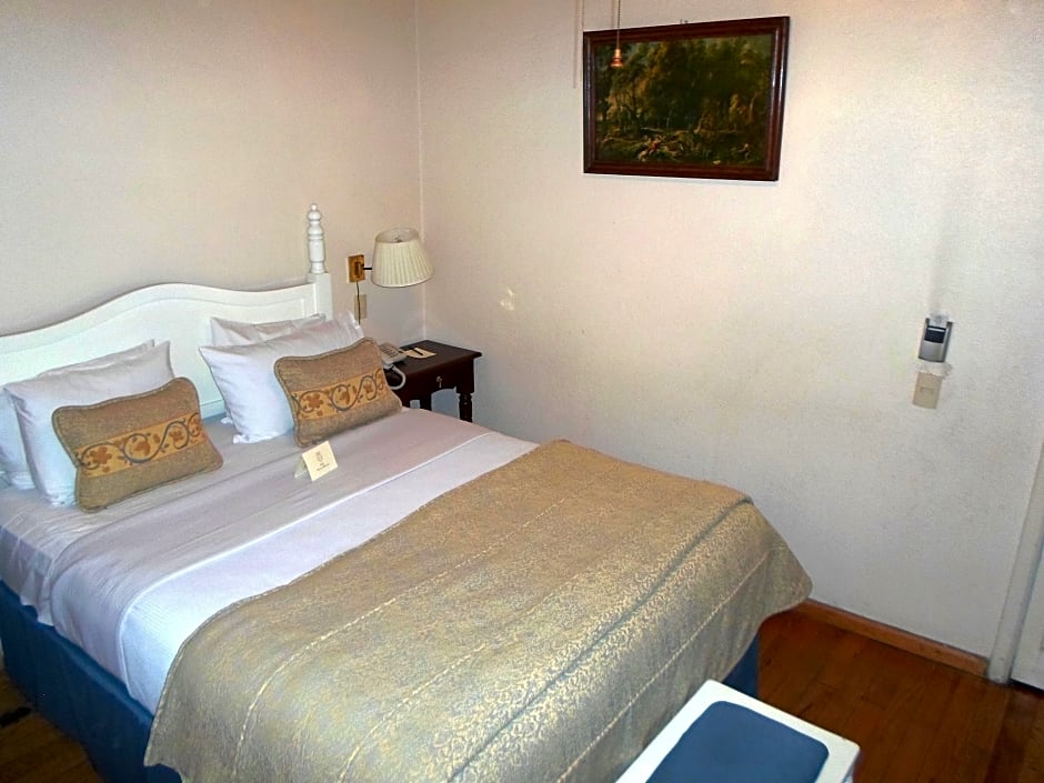 Hotel Virrey De Mendoza