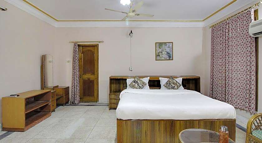 Pogl Brahmaputra Guest House by OYO Rooms – Guwahati, TX