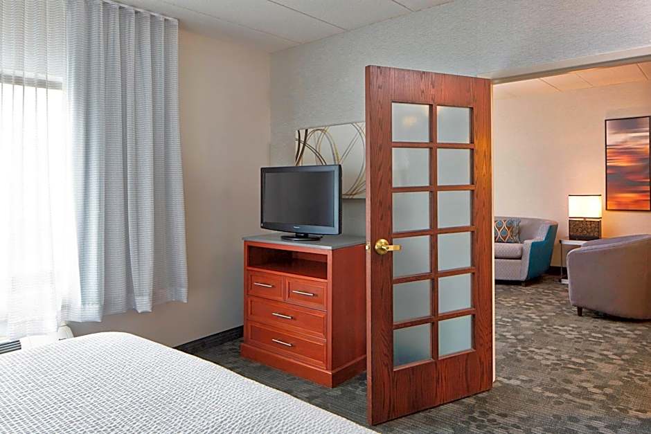 Courtyard by Marriott Bloomington by Mall of America