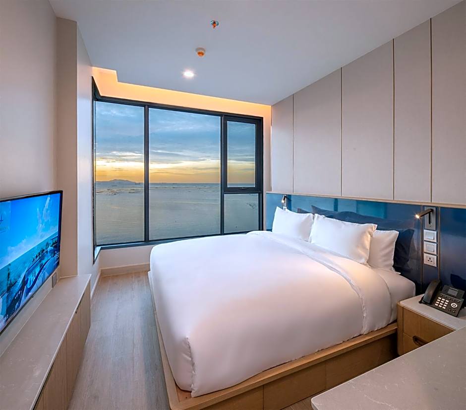 S Sriracha Hotel & Residence