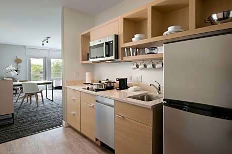 Guest room, 2 Queen, Balcony