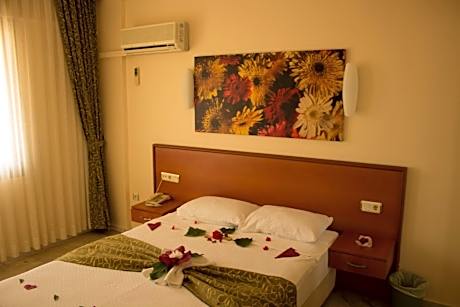 Standard Double or Twin Room with Garden View