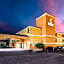 Comfort Inn & Suites Cincinnati Eastgate