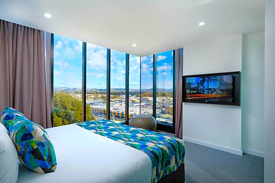 Mantra Albury