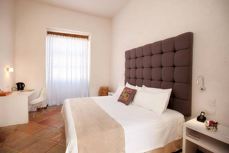 Descansera Hotel Business and Pleasure