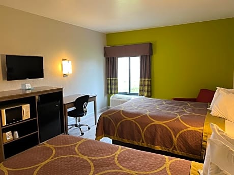 Queen Room with Two Queen Beds - Pet Friendly/Non-Smoking