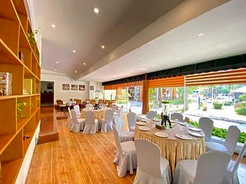 E-outfitting Golden Country Hotel