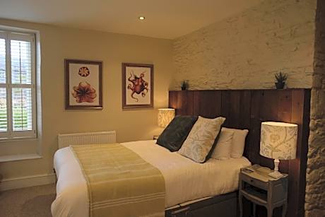 Deluxe Double Room with Bath