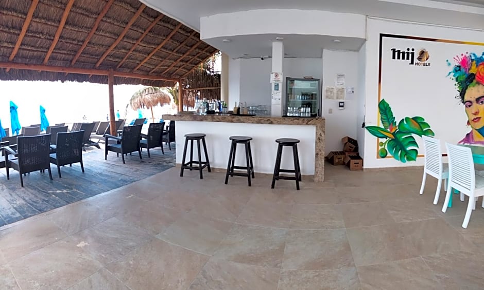 Playa Maya by MIJ - Beachfront Hotel