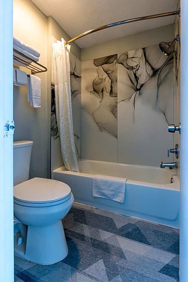 Freer Executive inn and Studios