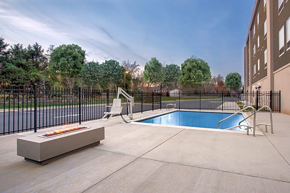 La Quinta Inn & Suites by Wyndham Manassas VA-Dulles Airport
