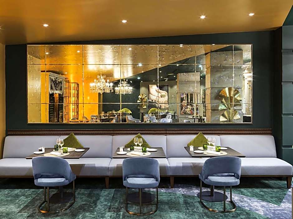 Le Louis Versailles Château Hotel-MGallery