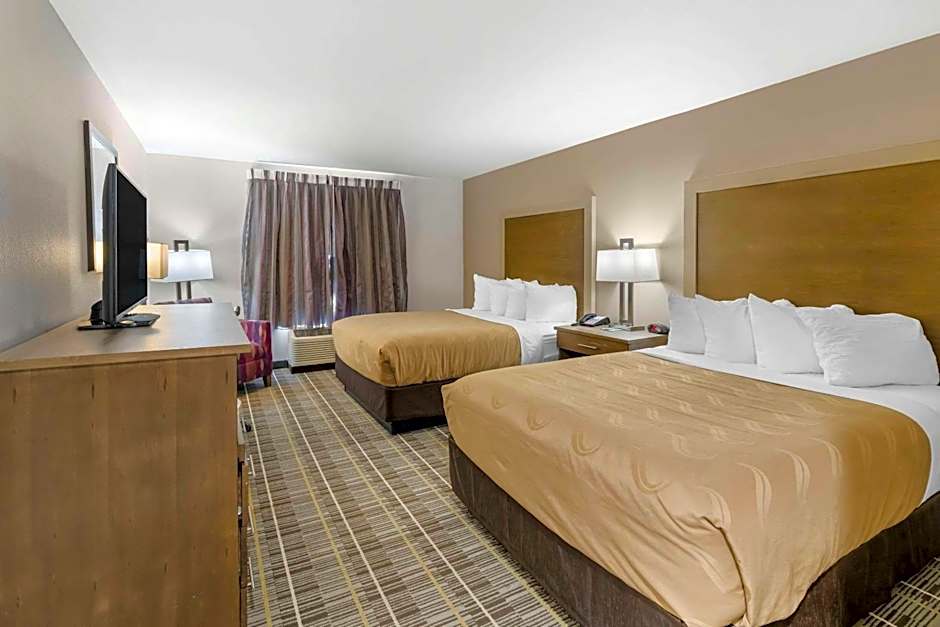 Quality Inn & Suites Carlsbad Caverns Area