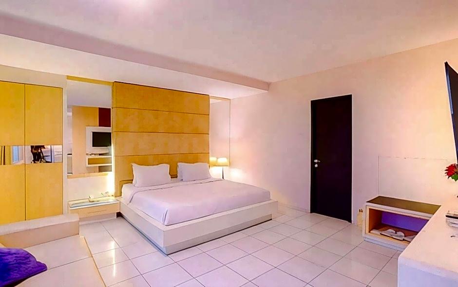 Royal Hotel N' Lounge