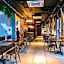 J Place Hotel