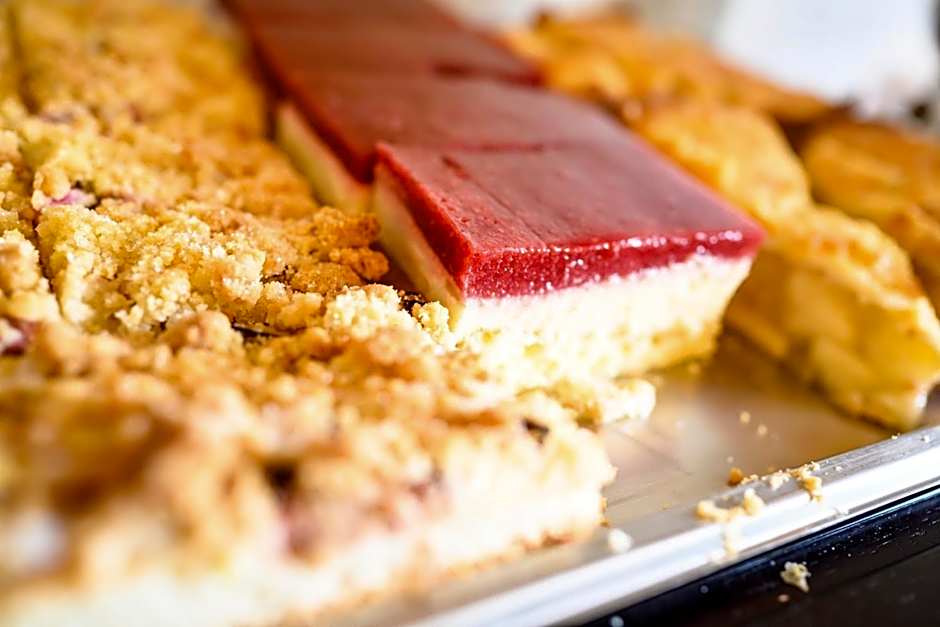 Schloss Kaarz mit Park