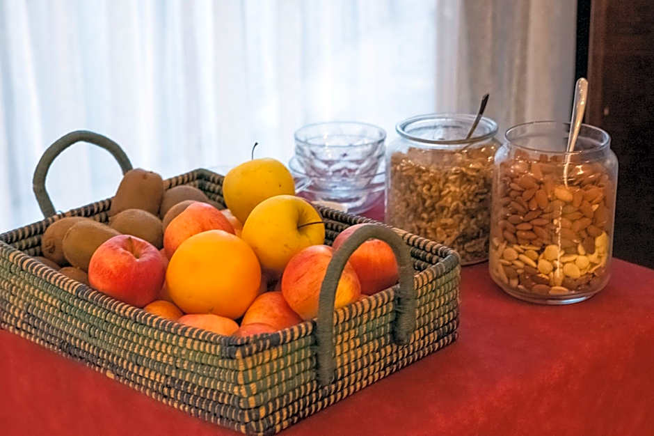 Dado Hotel International