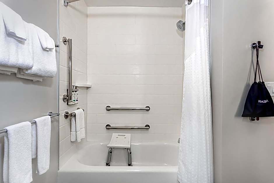 Holiday Inn Express & Suites - Miramar By IHG