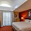 Howard Johnson by Wyndham Anaheim Hotel & Water Playground