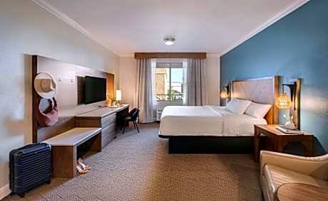 King Room with Sofa Bed