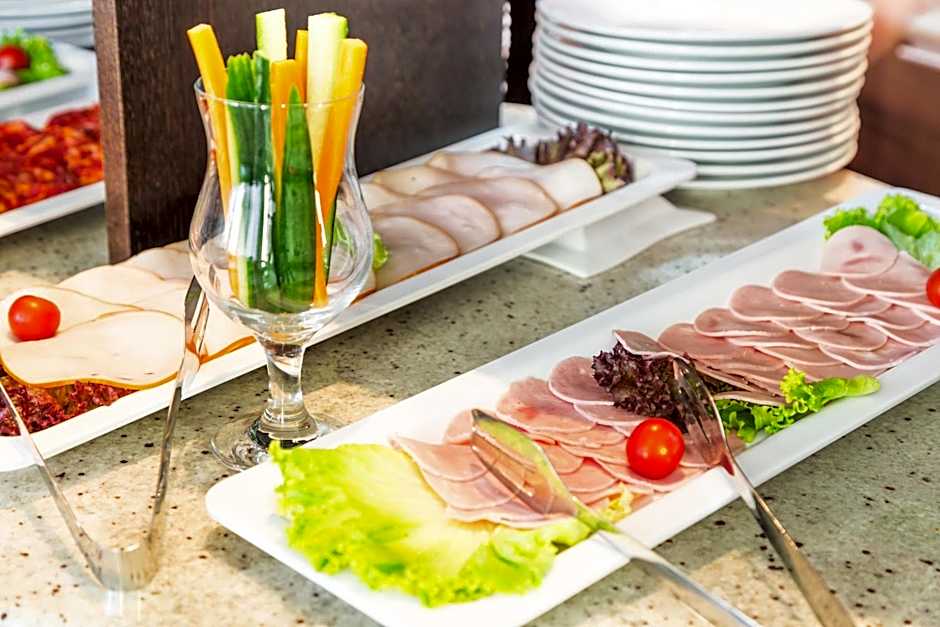 City Avenue Hotel by HMG