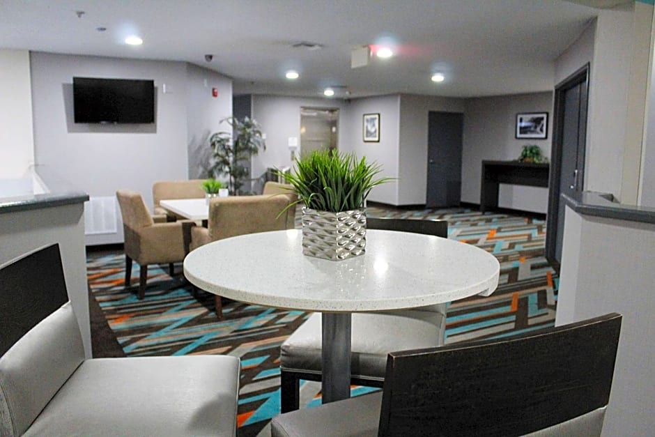 Clarion Inn & Suites DFW North