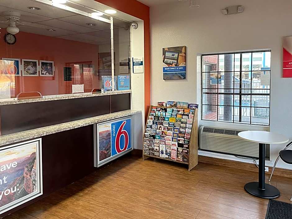 Studio 6 Houston TX Brookhollow